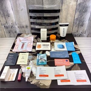 New Sephora Beauty Insider 17 Piece Beauty and Skincare Sample Set.